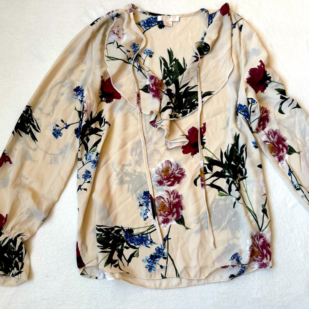 🌟 Finn & Grace Ruffled Floral Blouse - Size XS